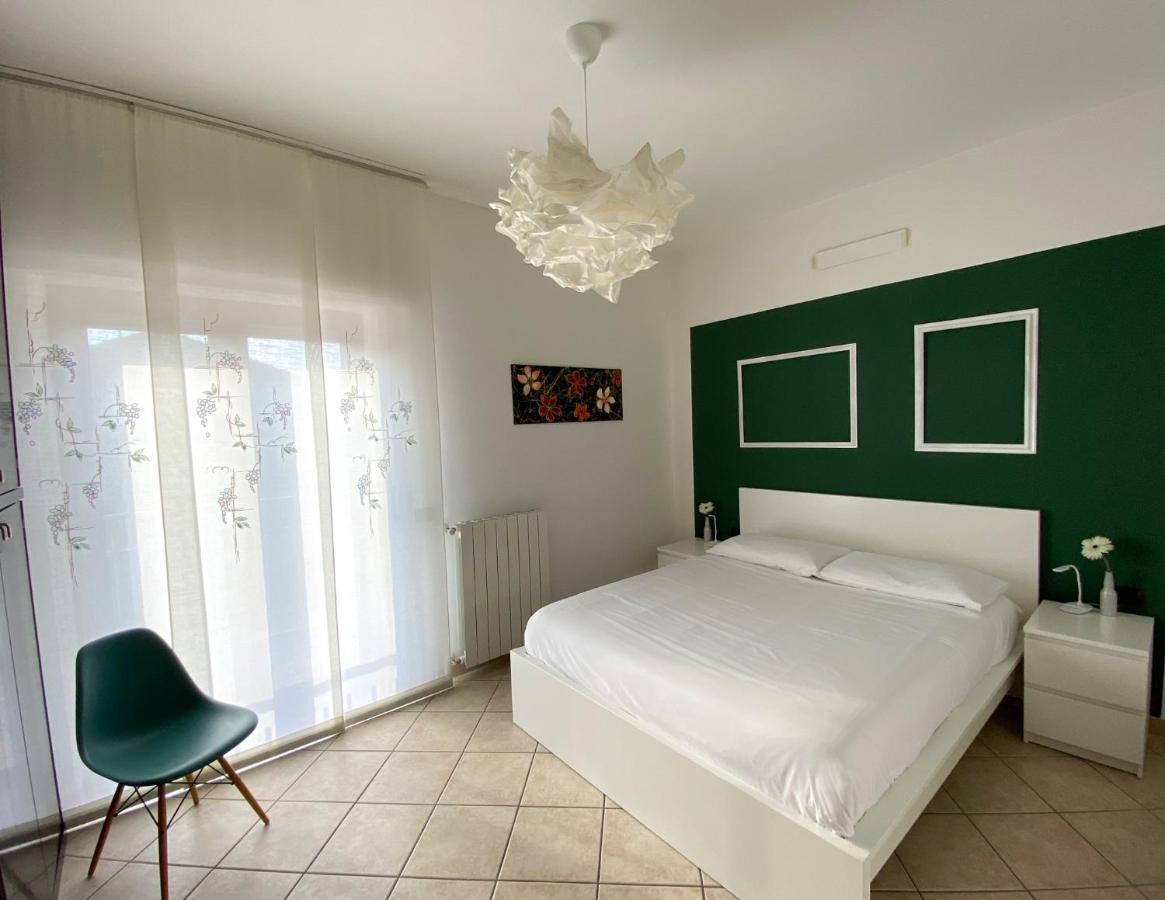 Appartamento Zenaup Saronno Luaran gambar